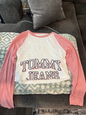 Tommy Hilfiger Pink and White Crop Raglan Top - TOMMY JEANS